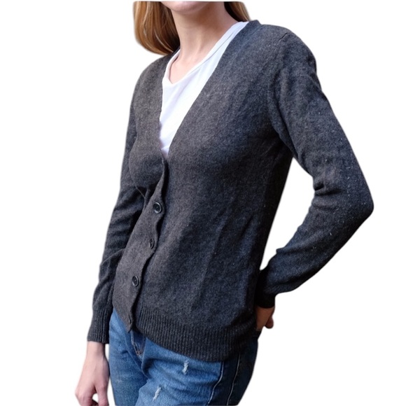 UNIQLO Charcoal Grey Long Sleeve V Neck Button Up Knit Cardigan Sweater - Small - Picture 10 of 16